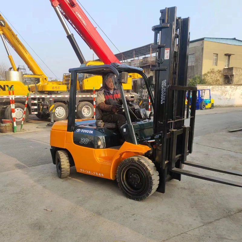 used toyota 7FDN30 forklift