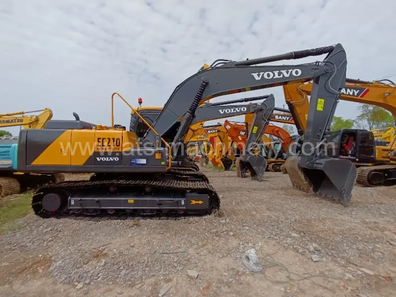 Excavadora de orugas Volvo 210D 2022 original usada