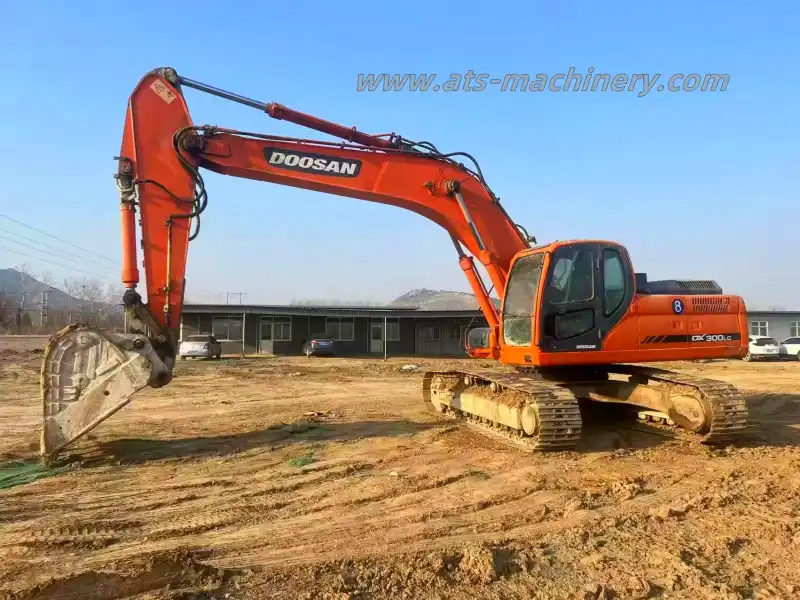 Doosan DX300LC Equipamento de construção