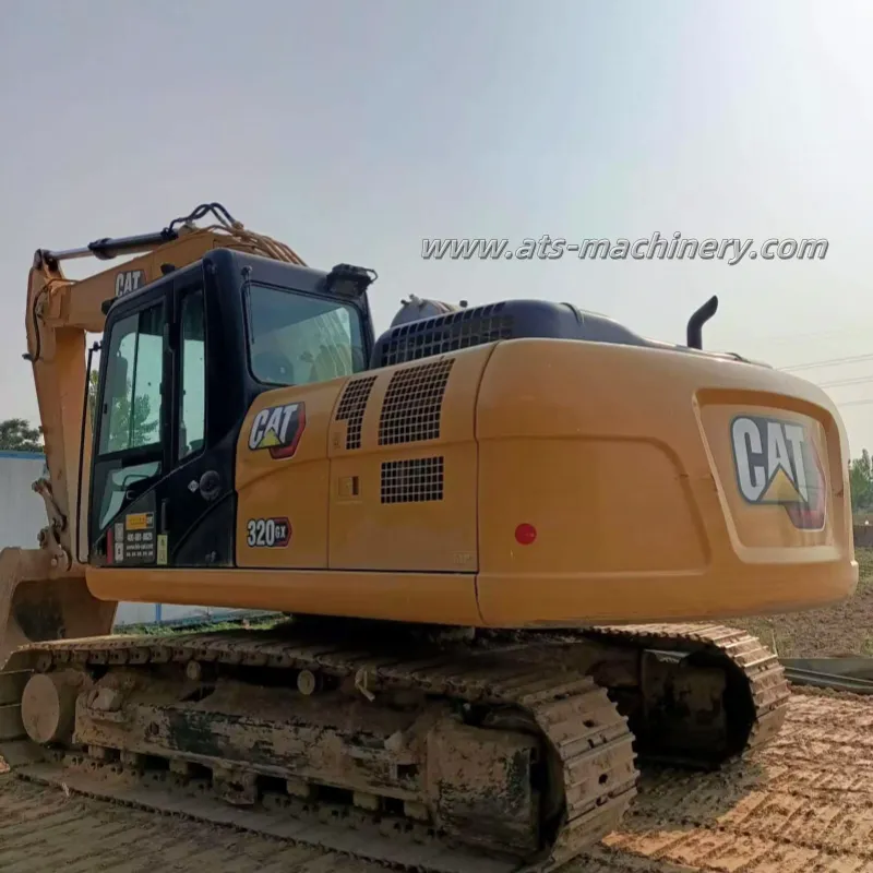 Escavadeira Cat 320GX usada em bom estado