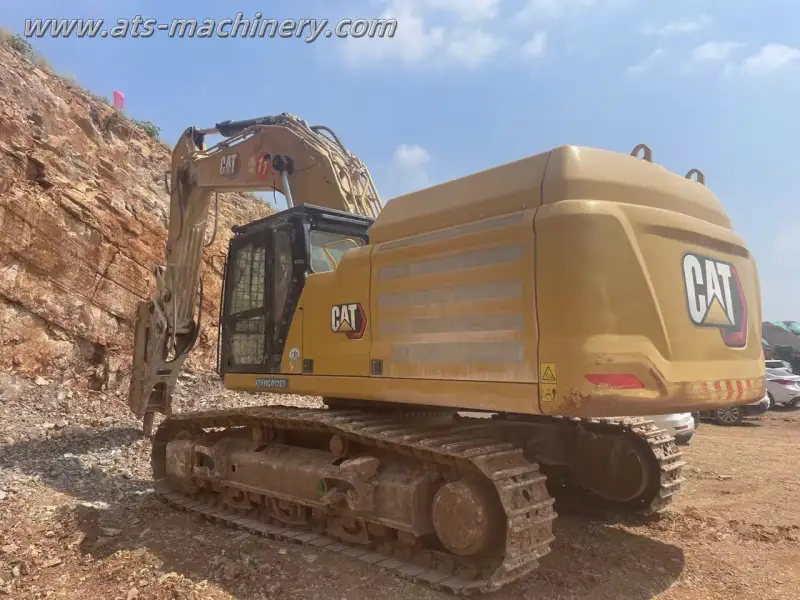 49-ton Caterpillar 349 hydraulic hammer excavator