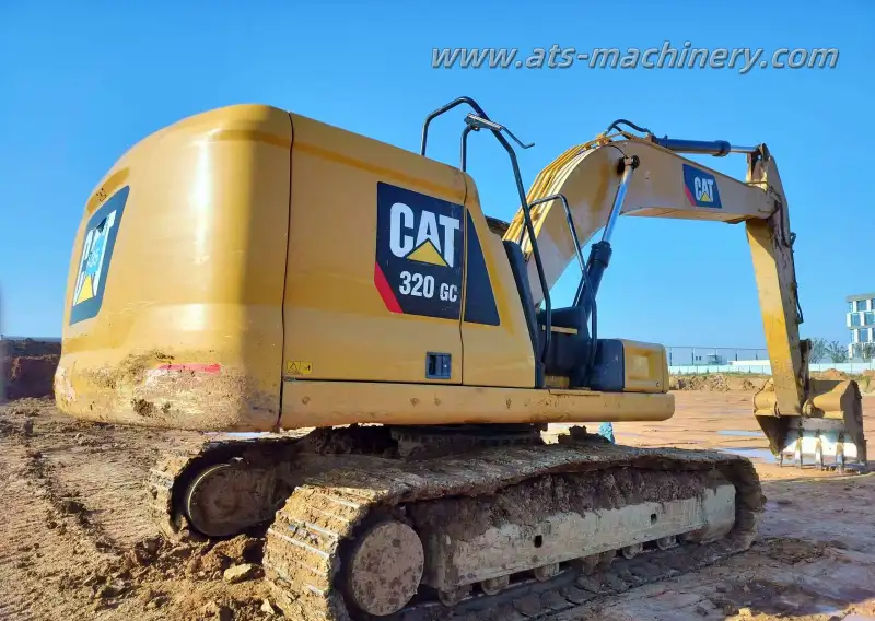 حفارة مستعملة بحالة جيدة من نوع Cat 320GC