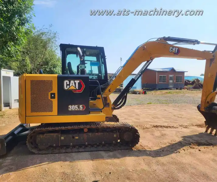 Mini pelle CAT 305.5 d'occasion 5,5 tonnes