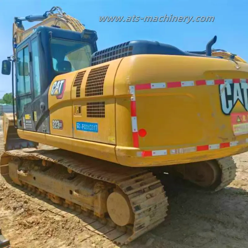 Equipamento de construção CATERPILLAR 323GX