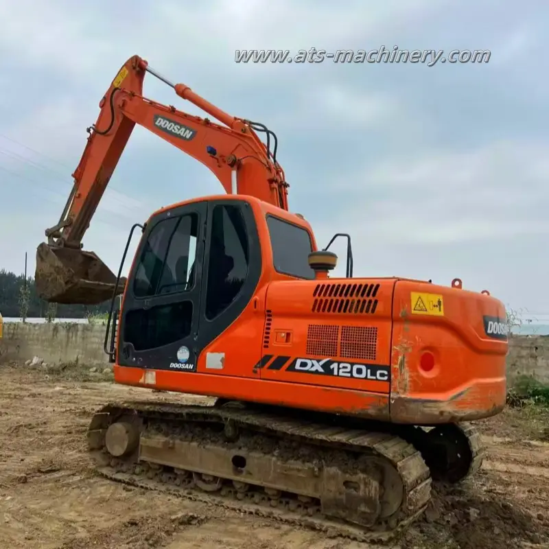 Escavadeira Doosan DX120 usada de bom desempenho