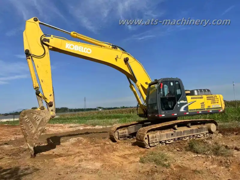 ماكينة حفر مجنزرة مستعملة من طراز Kobelco SK350-8