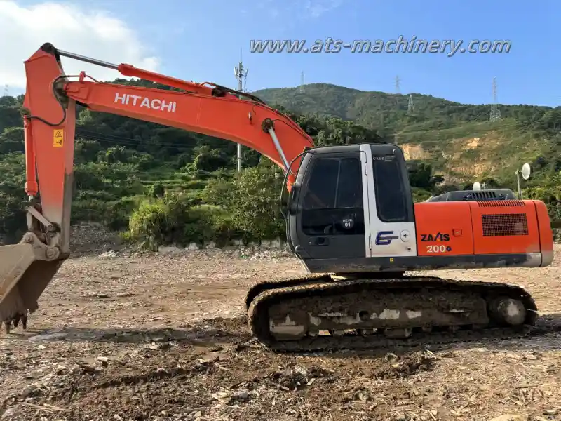 Pelle Hitachi ZX200 d'occasion moyenne 20 tonnes en bon état