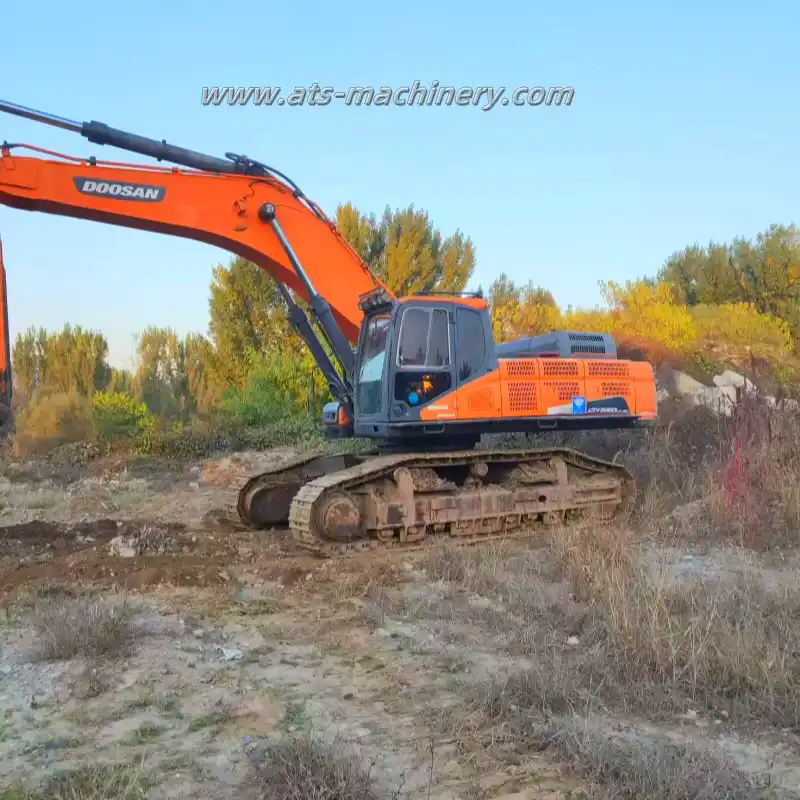 Escavadeira pesada Doosan DX520 usada grande 52 toneladas