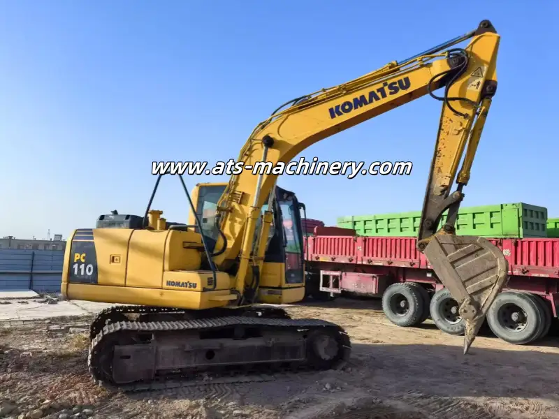 Pelle Komatsu PC110 d'occasion, petite pelle de 11 tonnes