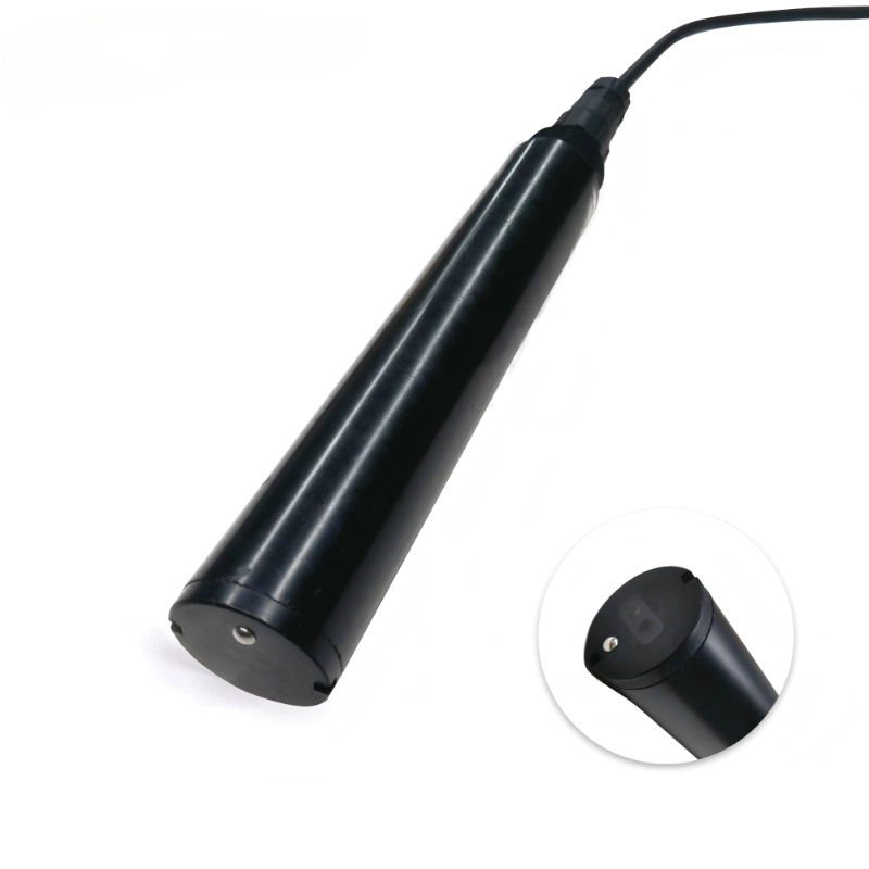 Online suspended solids sensor for wastewater monitoring