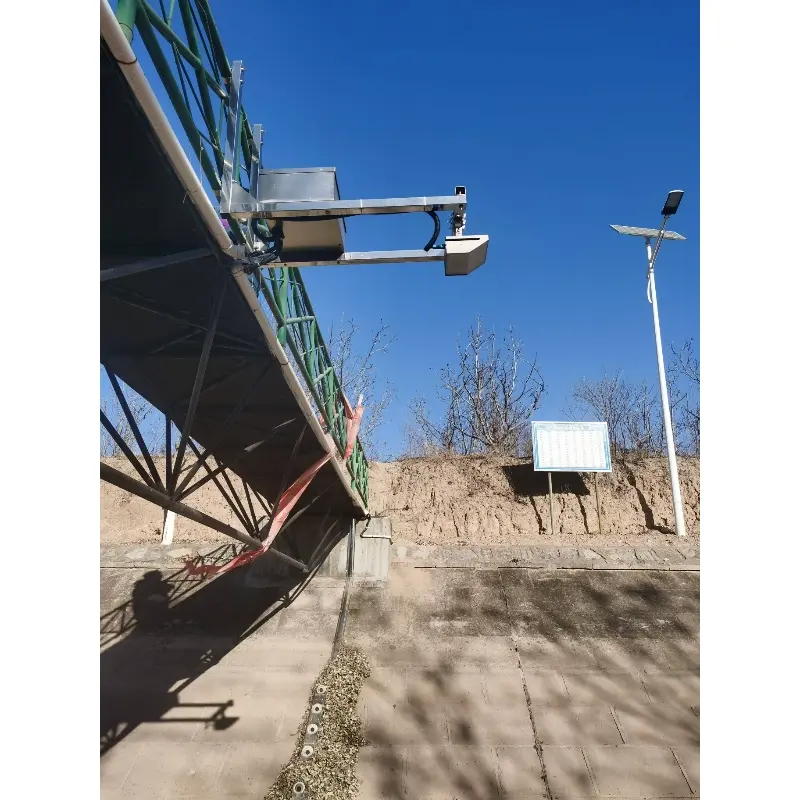 Radar flow sensor for sewage outlet monitoring