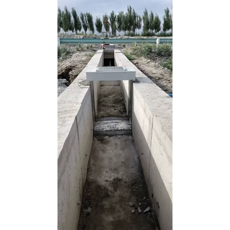 Ultrasonic flow measurement box for farm canals
