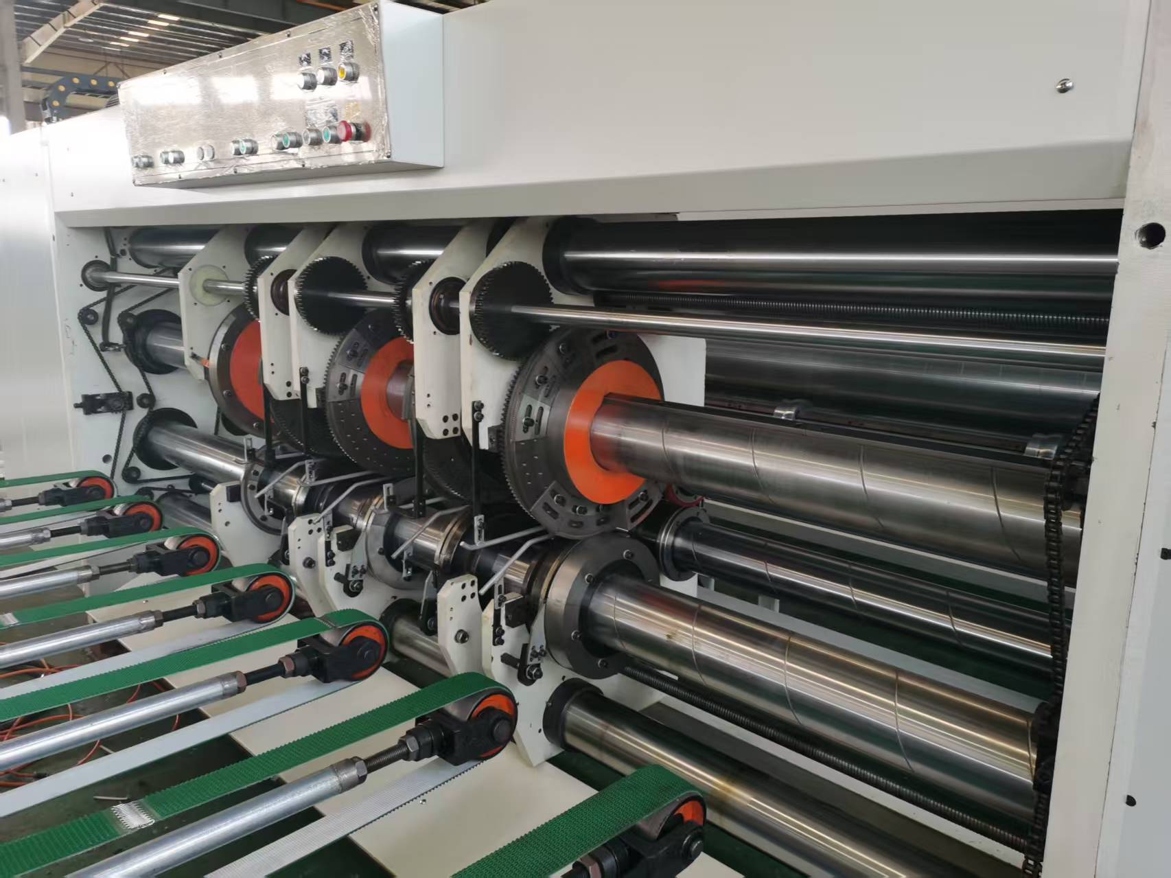 Why does DAFAN Carton Equipment use front-edge servo pressure-free paper feeding?