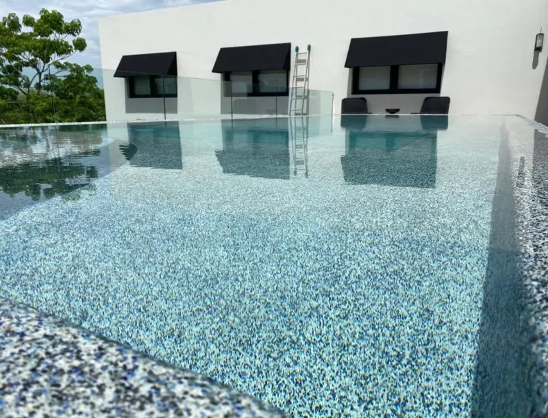 Pool Glass Beads: A Lucent Gem for Shimmering Waters