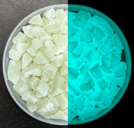 Fabricante de piedras luminosas color verde azulado