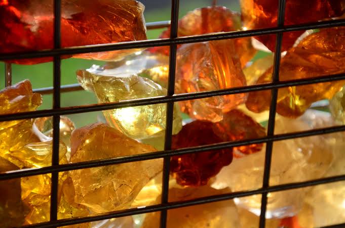 Advantage: Amber Glass rocks Manufacturer