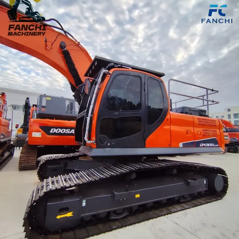 90% New Used Doosan DX300 Large Crawler Engineering Machinery With Powerful Performance