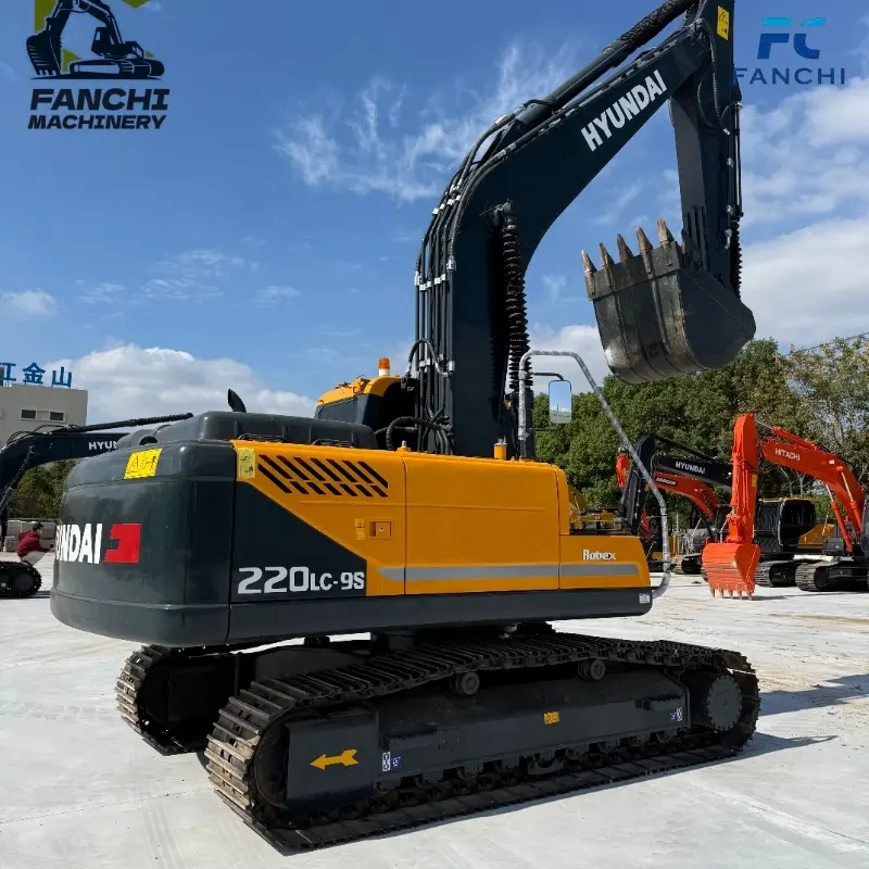 Durable Used Hyundai 220-9S Wheeled Excavator With 9 Tires