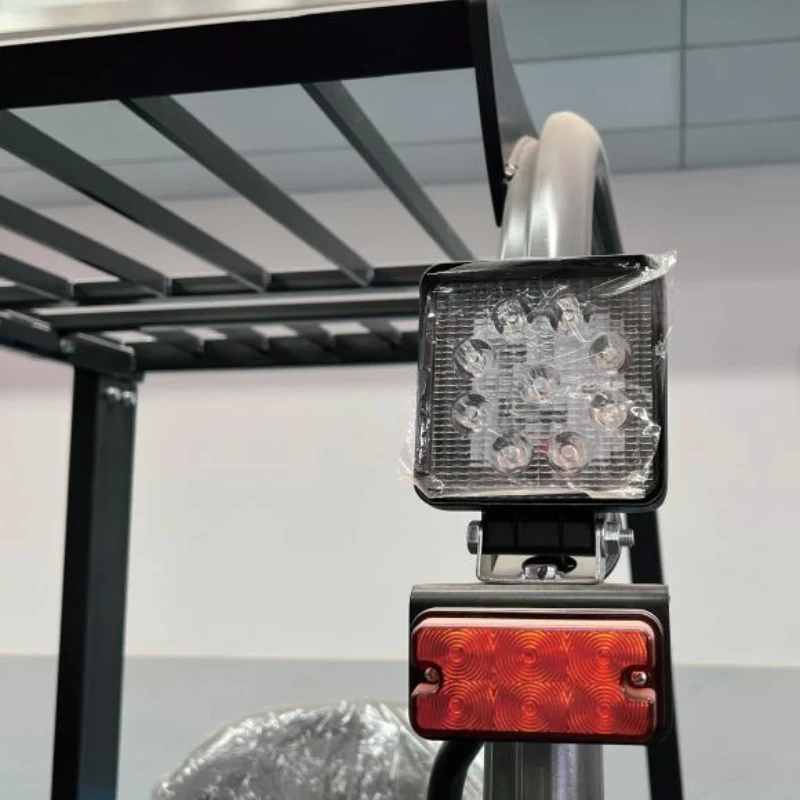 3.0-3.5-Ton-Diesel-Forklift-for-Material-Handling rear combination lamp