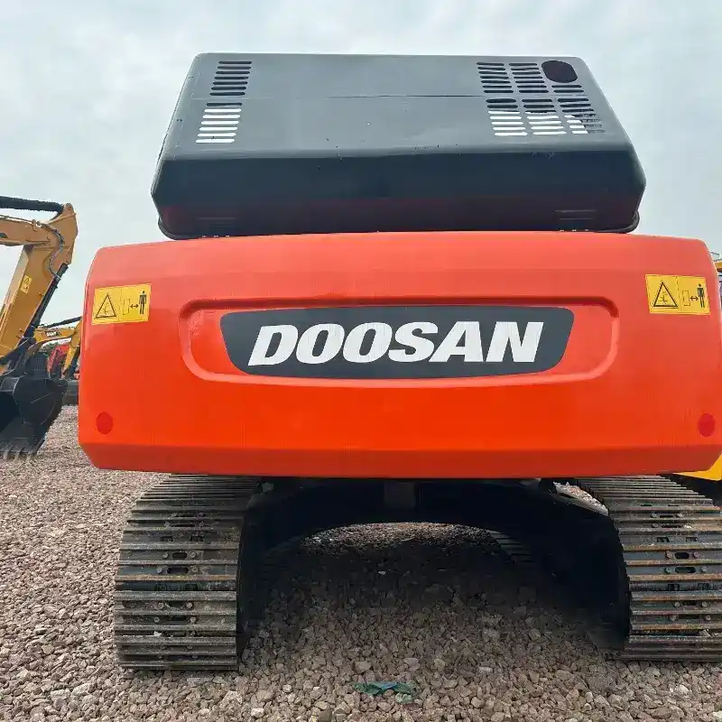 Лучший подержанный экскаватор Doosan DX300: мощность, экономичность и долговечность для земляных работ (16)