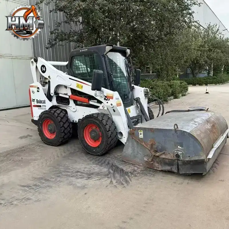 Высококачественный подержанный колесный мини-погрузчик Bobcat A770. 