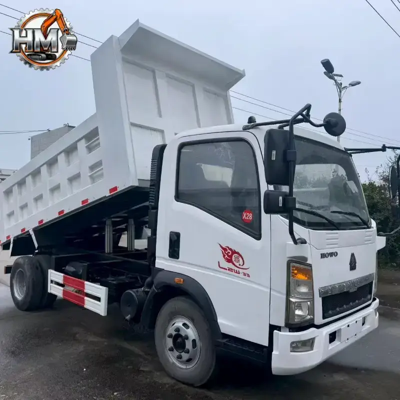 Подержанный самосвал Howo 4×2 с малым количеством моточасов, мощностью 130 л.с., для логистики. Цена. 