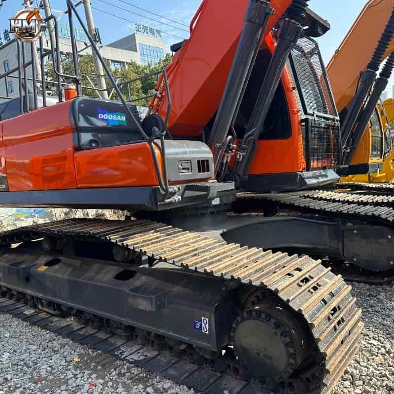 Low Price 90% New Used Doosan 300LCA Excavator Engineering Equipment Supplier