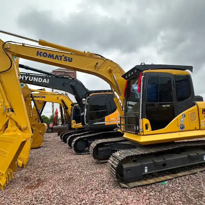 Excavadora hidráulica pequeña Komatsu PC130 de alta eficiencia para construcción y paisajismo (11)