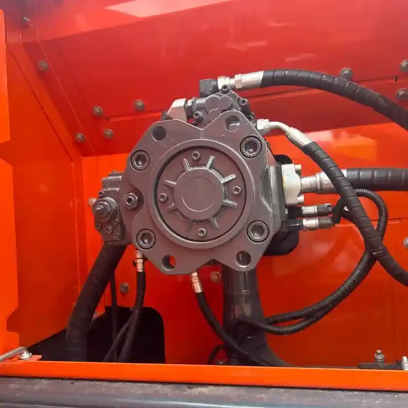 Excavadora de orugas Hyundai 300LC-9C Premium: pocas horas de uso, precio perfecto.