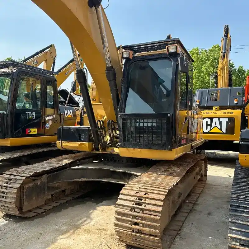 Second Hand Cat 320D2L Digger, 21Ton Operating Weight, Strong Hydraulic System (10)
