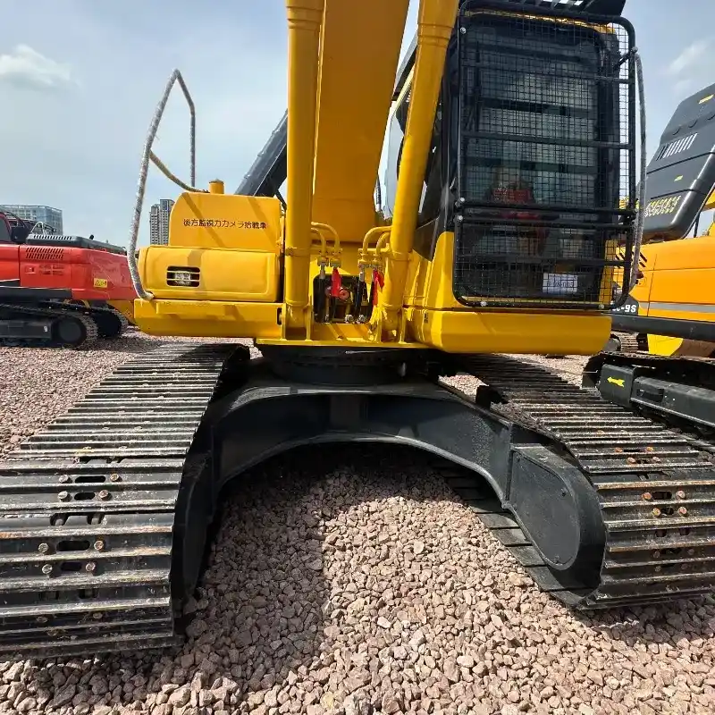Excavadora hidráulica Komatsu PC200 de segunda mano en buen estado de funcionamiento (13)