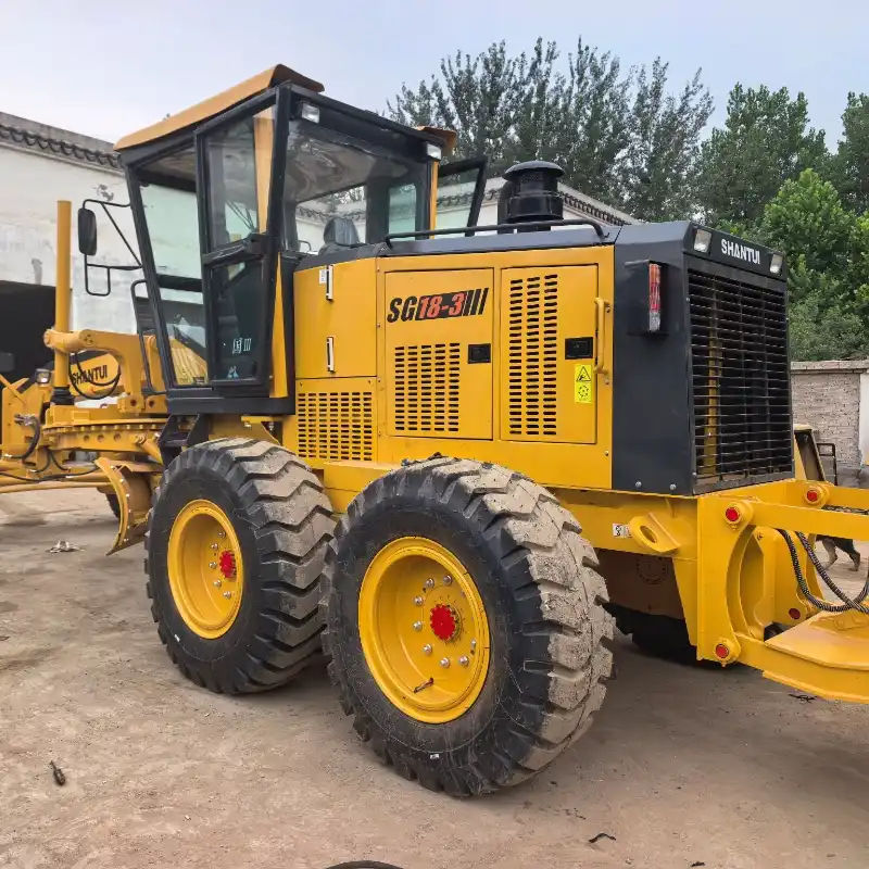 16.2 Ton Shantui SG18-3 Road Grader For Highway Leveling Work (1)