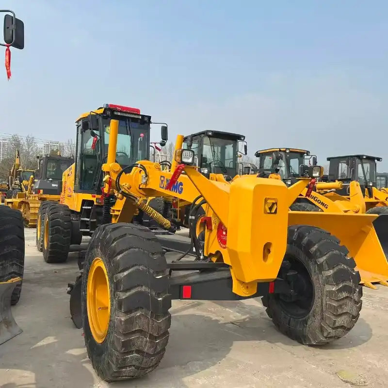 XCMG GR1803 Motor Grader For Road Leveling Construction (12)