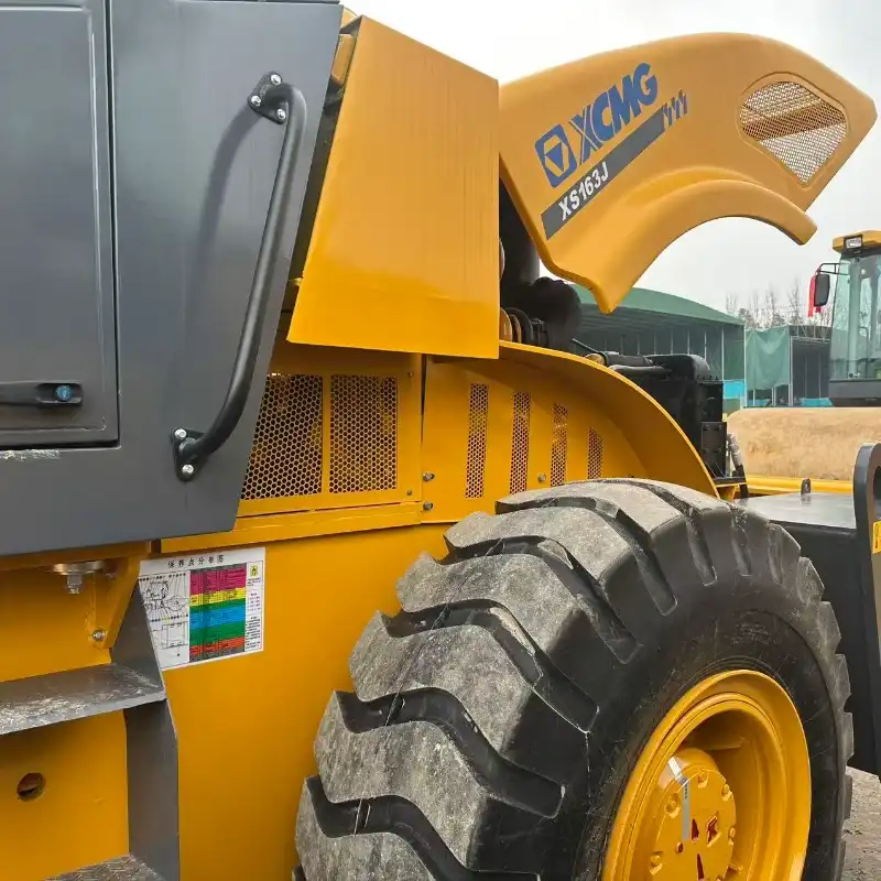 XCMG XS163J 16 Ton Single Drum Vibratory Road Roller For Highway Construction