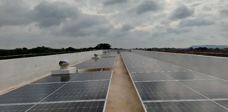 125kW 261kWh solar-plus-storage system supporting commercial and industrial energy management in Saudi Arabia.