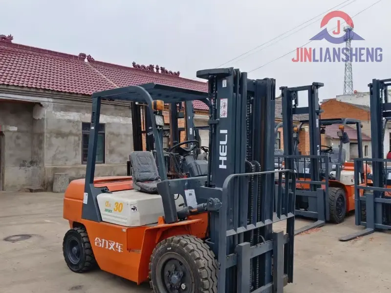 Heli 3 Ton Forklift with Hour Meter Precision Operation Time Tracking (1)