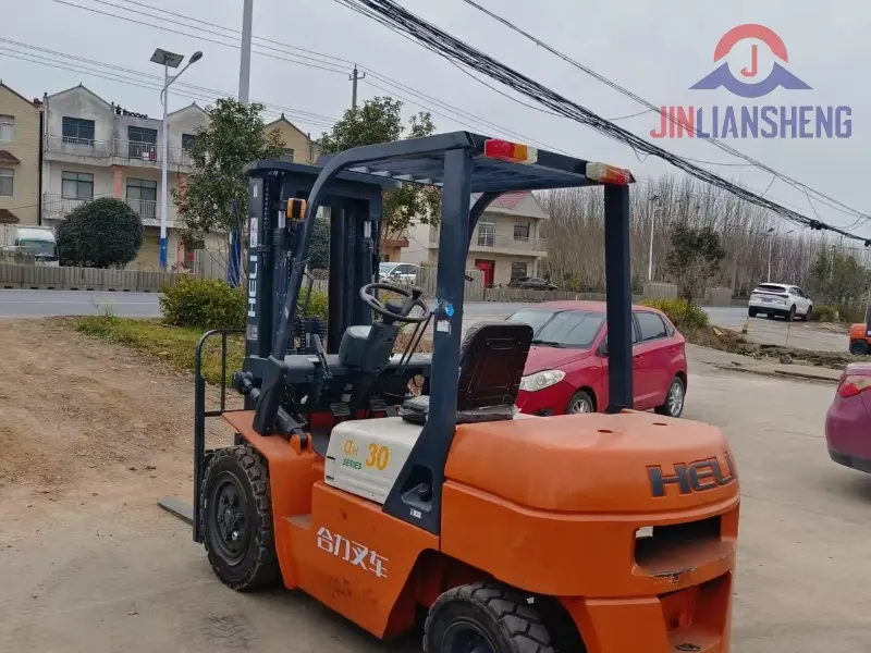 Heli 3 Ton Forklift with Hour Meter Precision Operation Time Tracking (1)