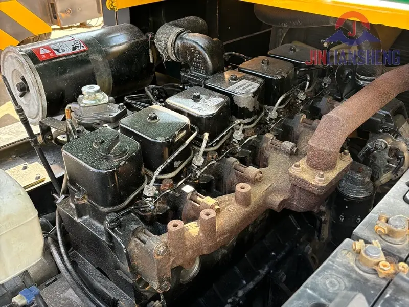 Komatsu 7 Ton Forklift Heavy-Duty Construction Site Machinery (1)