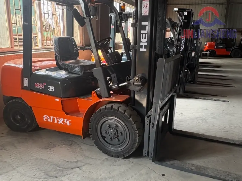 Uesd Heli 3.5 Ton Forklift Flexible Multi-Purpose Logistics Loading Equipment (1)