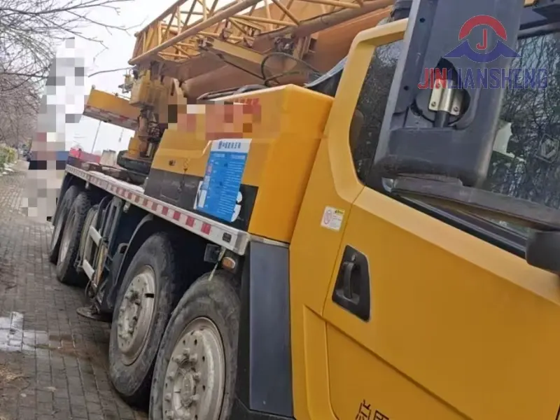 Used Condition XCMG 70t 75t Truck Crane with More Model Different Year for Sale (2)