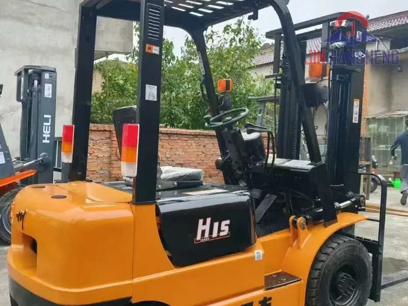 Used Hangcha 1.5 Ton Forklift Model 1.5T Compact Warehouse Logistics Equipment (1)