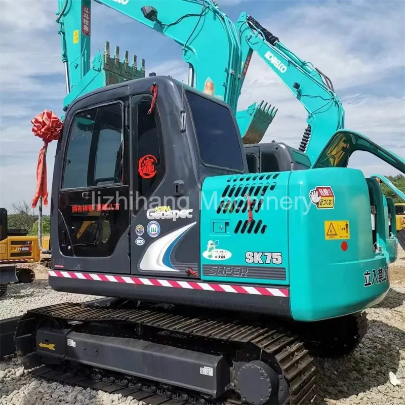 Mini escavadeira de esteira Kobelco SK75 de alto desempenho de 7 toneladas