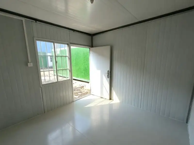 Standard 20ft Flat Pack Container House White Panel Modular Building