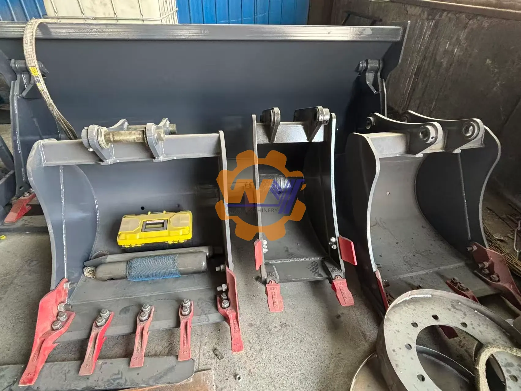 Backhoe loader bucket