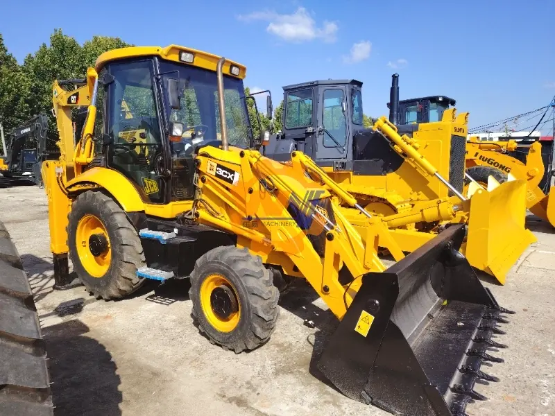 CB 3CX Backhoe Loader with Hammer & Bucket Attachments