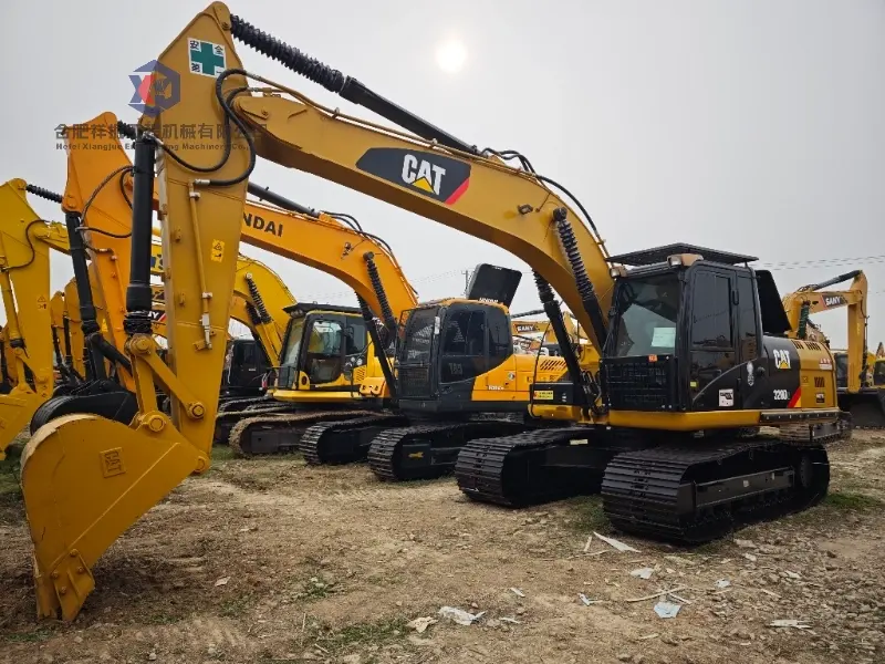 Excavadora CAT 320D2 usada