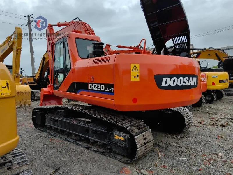 Used Doosan DH220 Excavator