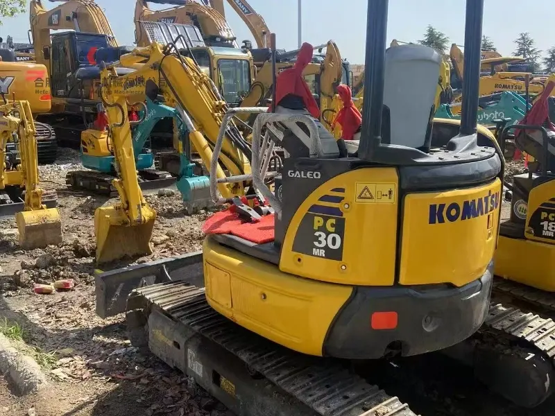 Pelles Hyundai Komatsu 30 d'occasion