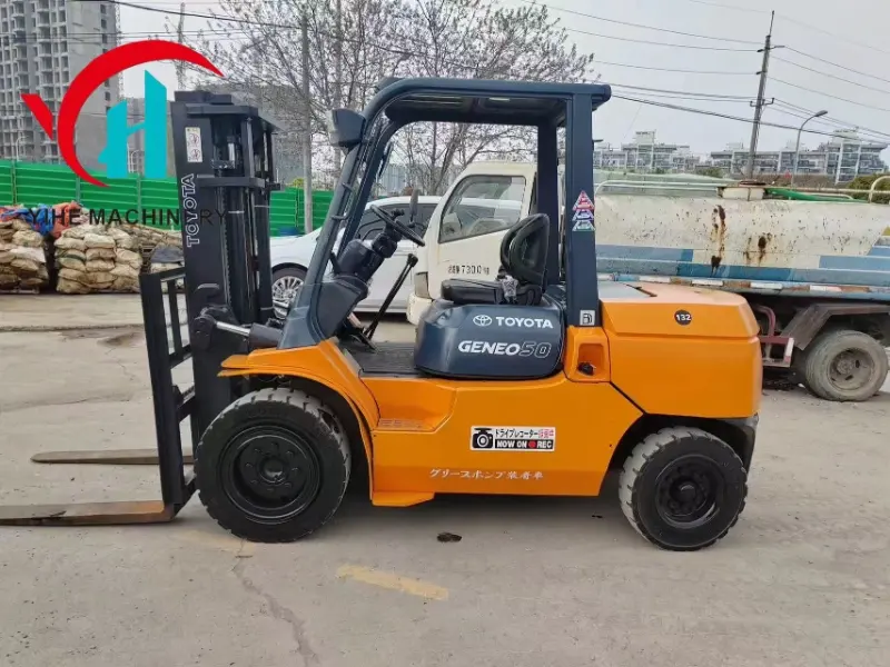 Original Used TOYOTA FD50 Large Forklift