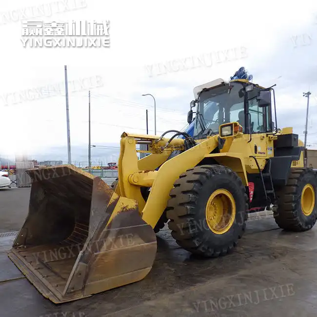 Precise and efficient Komatsu WA320-6 wheel loader